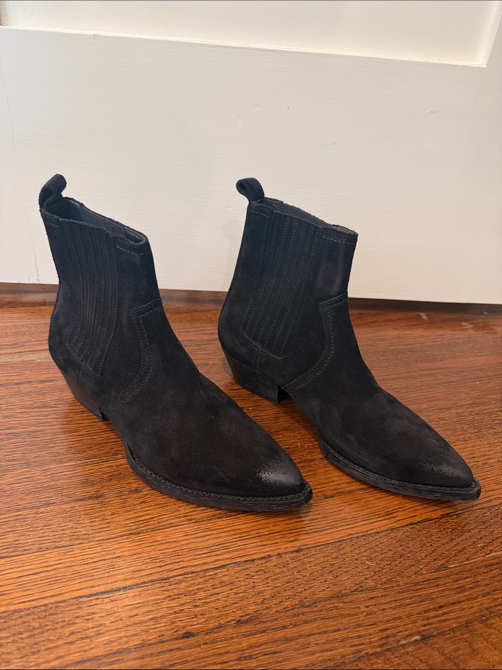 YSL Women’s Black Suede Chelsea Western Ankle Boots